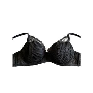VICTORIAS SECRET PLUNGE BRA 34B BLACK LACE LINED UNDERWIRE